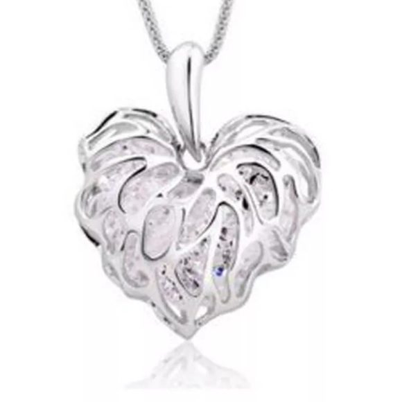 New Hollow Heart pendant w/Sterling Silver chain - Picture 7 of 8